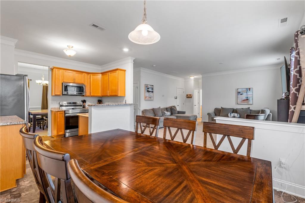 2211 Talon Drive, McLeansville