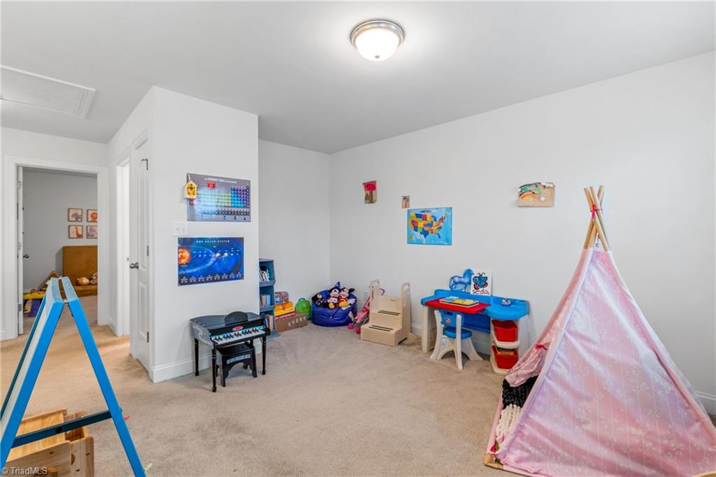 2211 Talon Drive, McLeansville