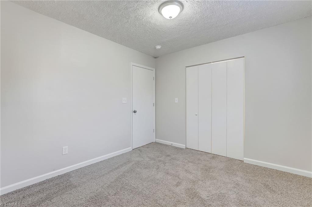 4324 Walnut Hollow Drive, Winston-Salem