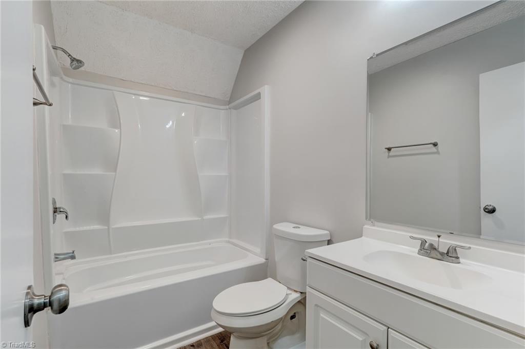 4324 Walnut Hollow Drive, Winston-Salem