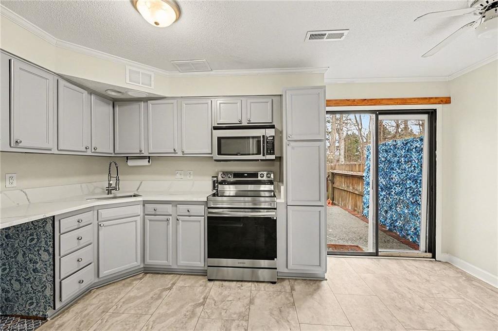 574 Brookside Court
