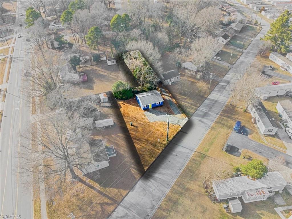 1501 Earl Drive