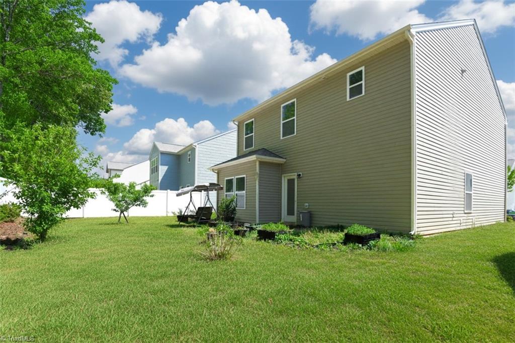 5031 Red Poll Drive