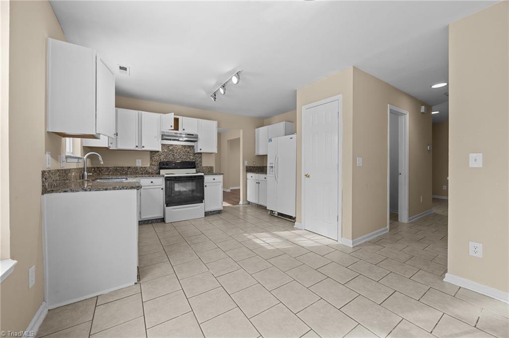 3800 Thornaby Circle, Winston-Salem