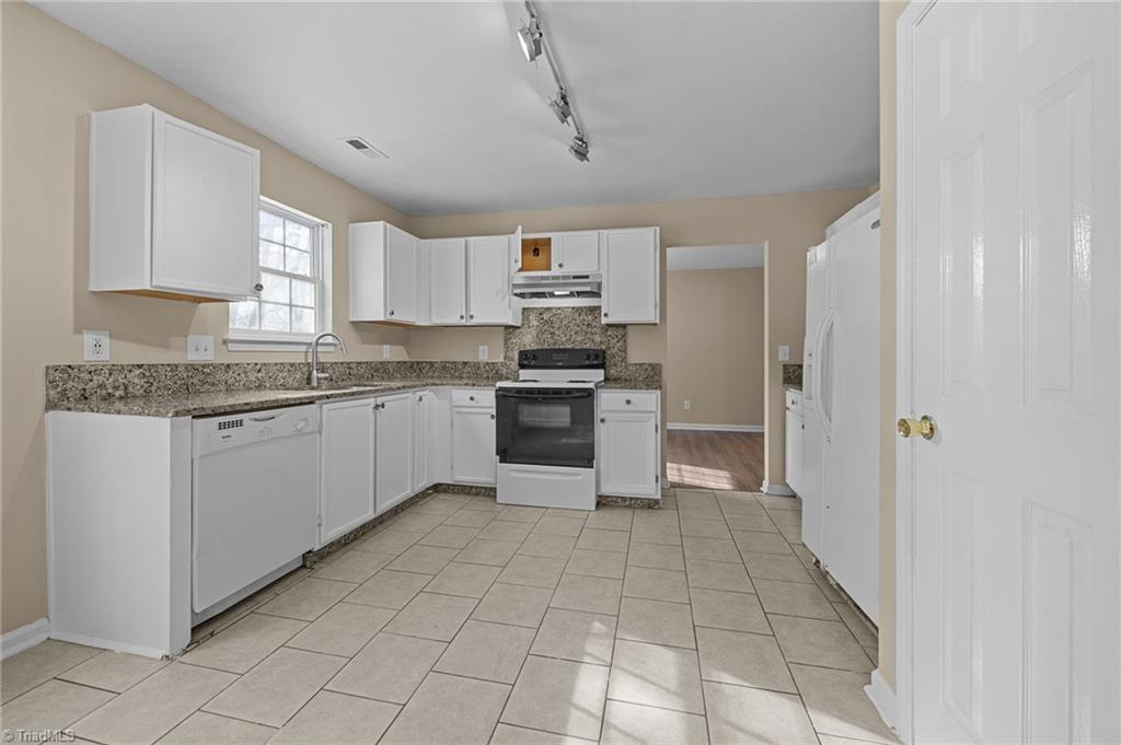 3800 Thornaby Circle, Winston-Salem