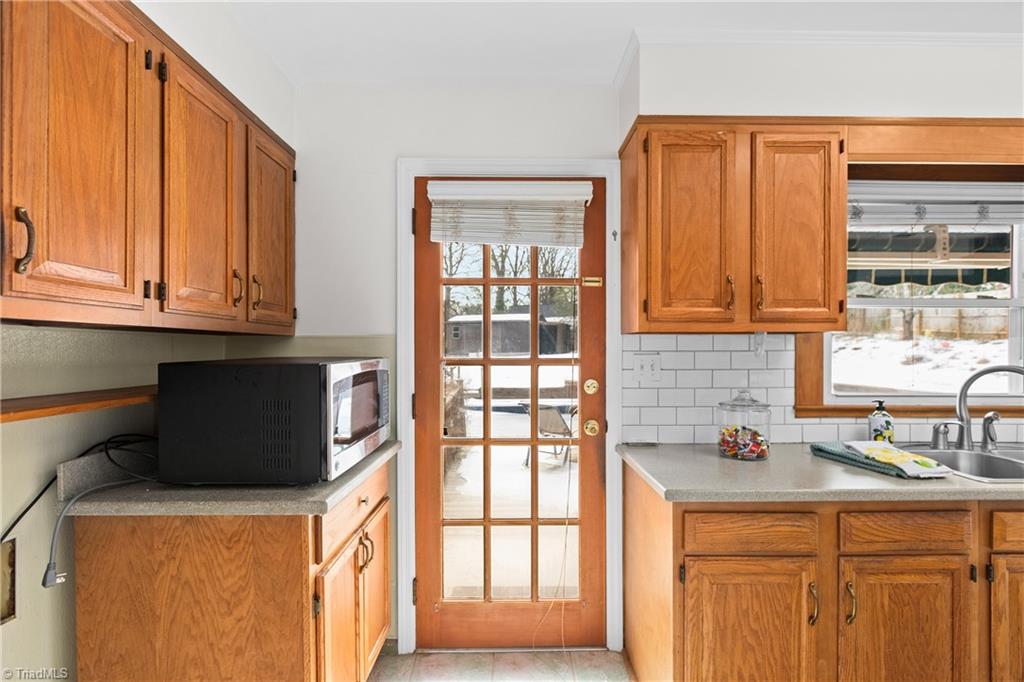 2780 Woodvale Drive, Winston-Salem