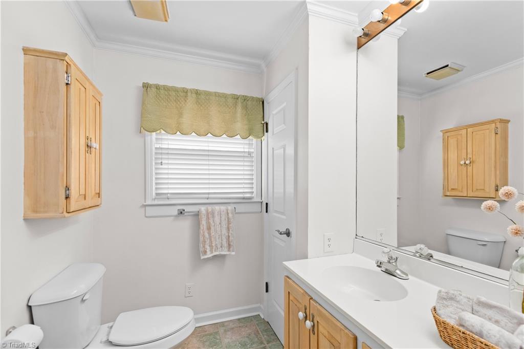 2780 Woodvale Drive, Winston-Salem