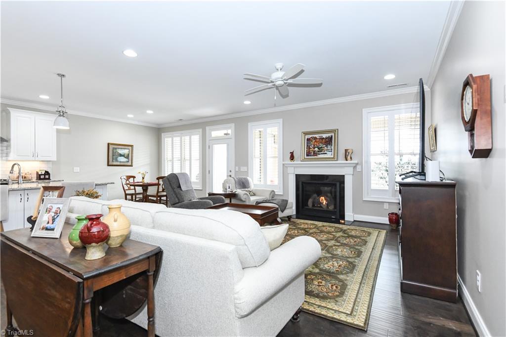 402 Kingsbridge Court