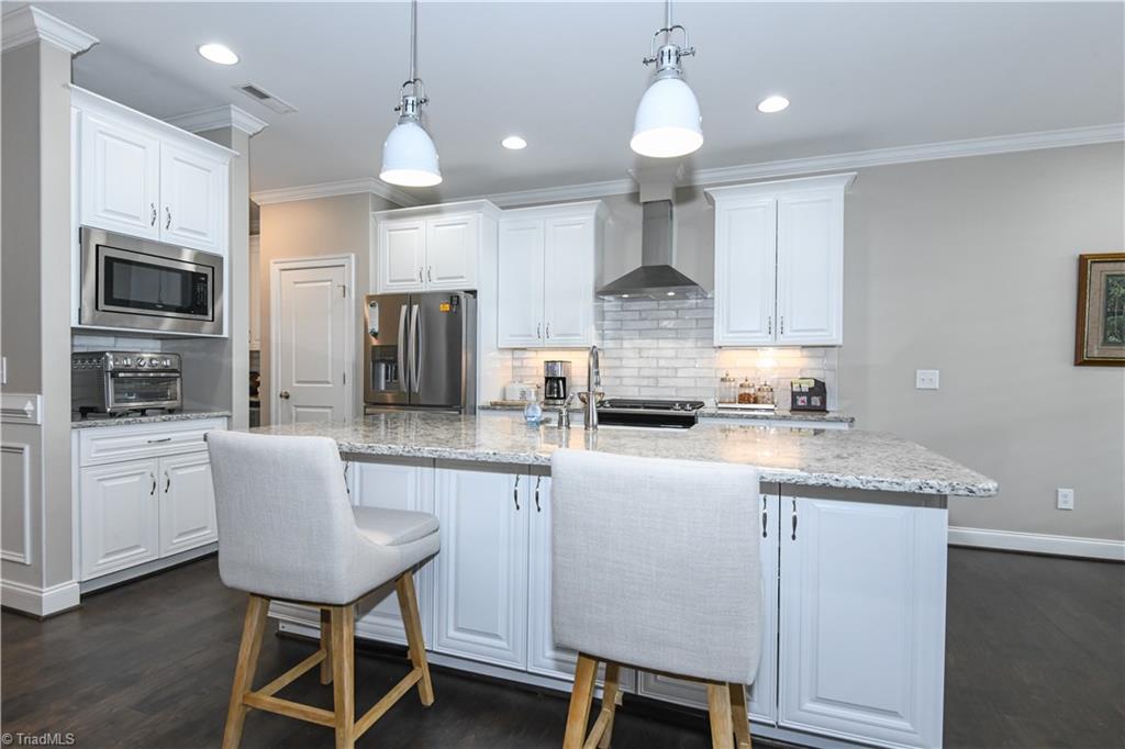 402 Kingsbridge Court