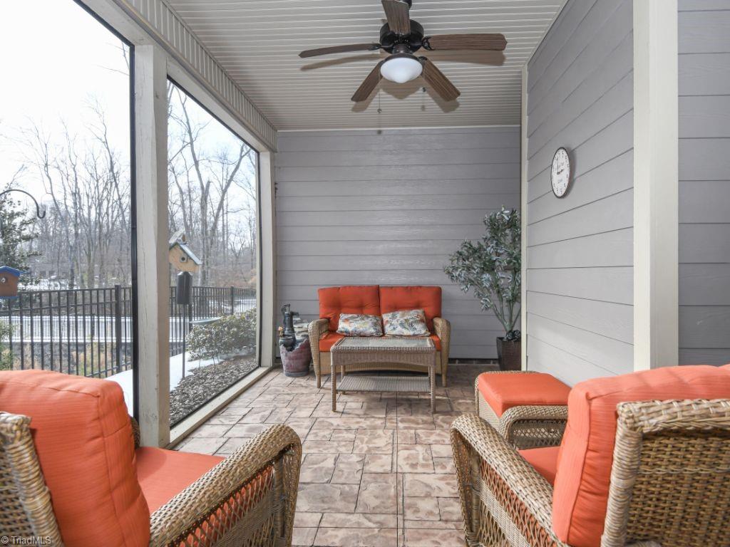 402 Kingsbridge Court