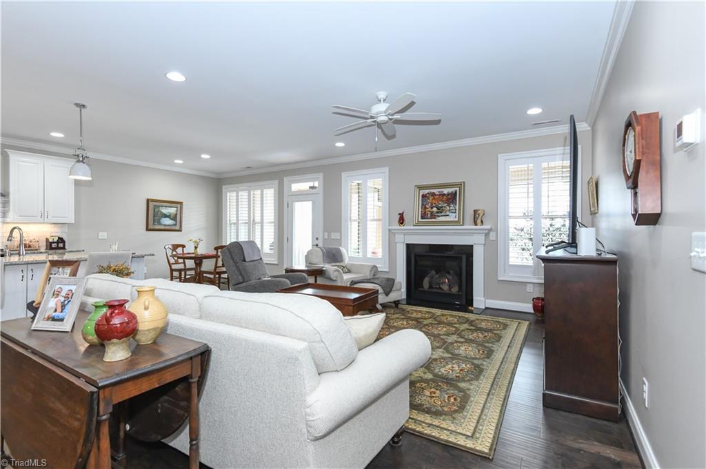 402 Kingsbridge Court