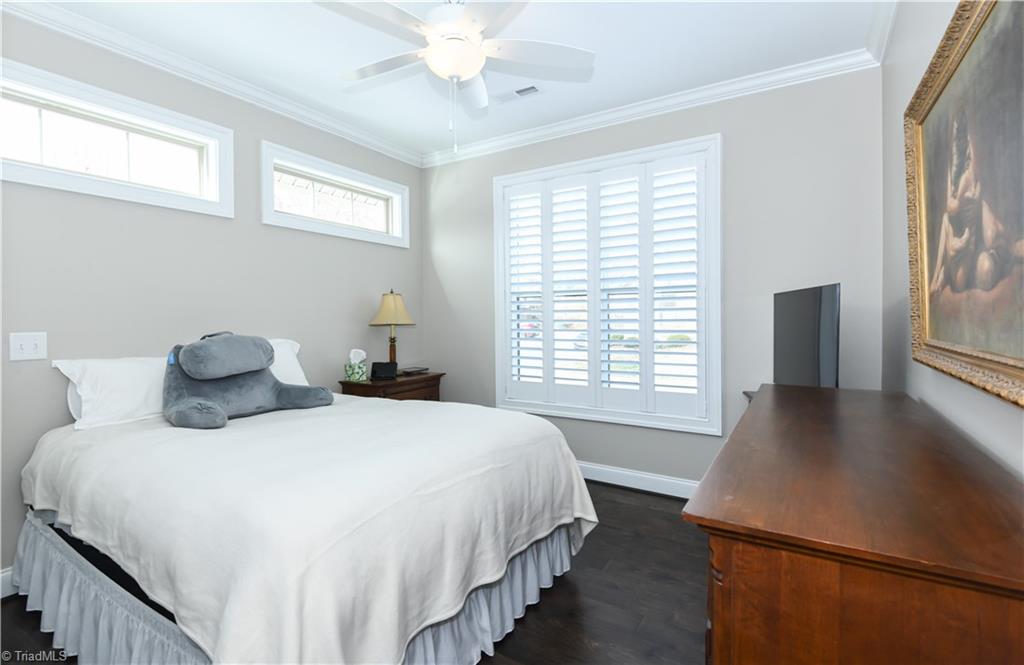 402 Kingsbridge Court