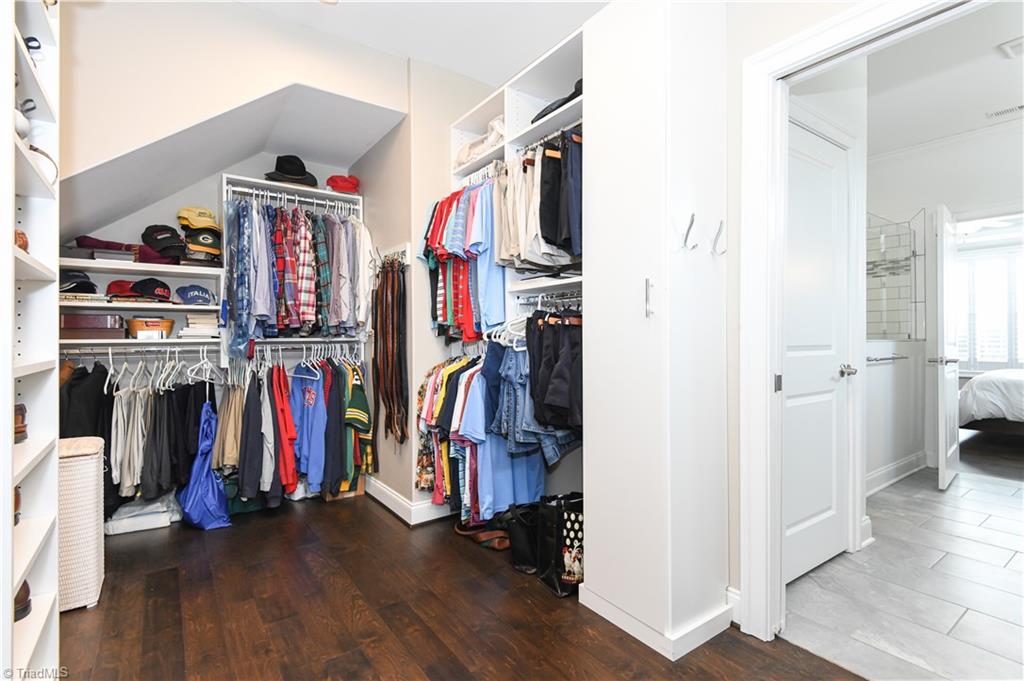 402 Kingsbridge Court