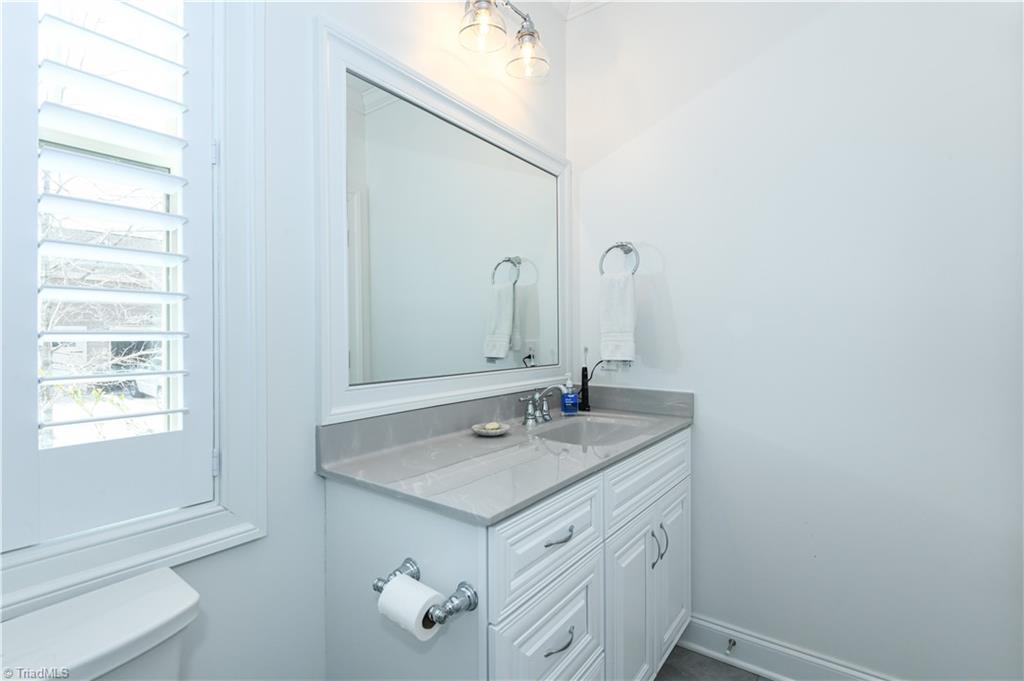 402 Kingsbridge Court