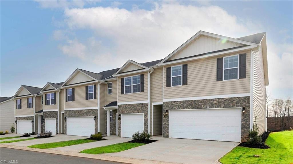 1701 Komondor Trail