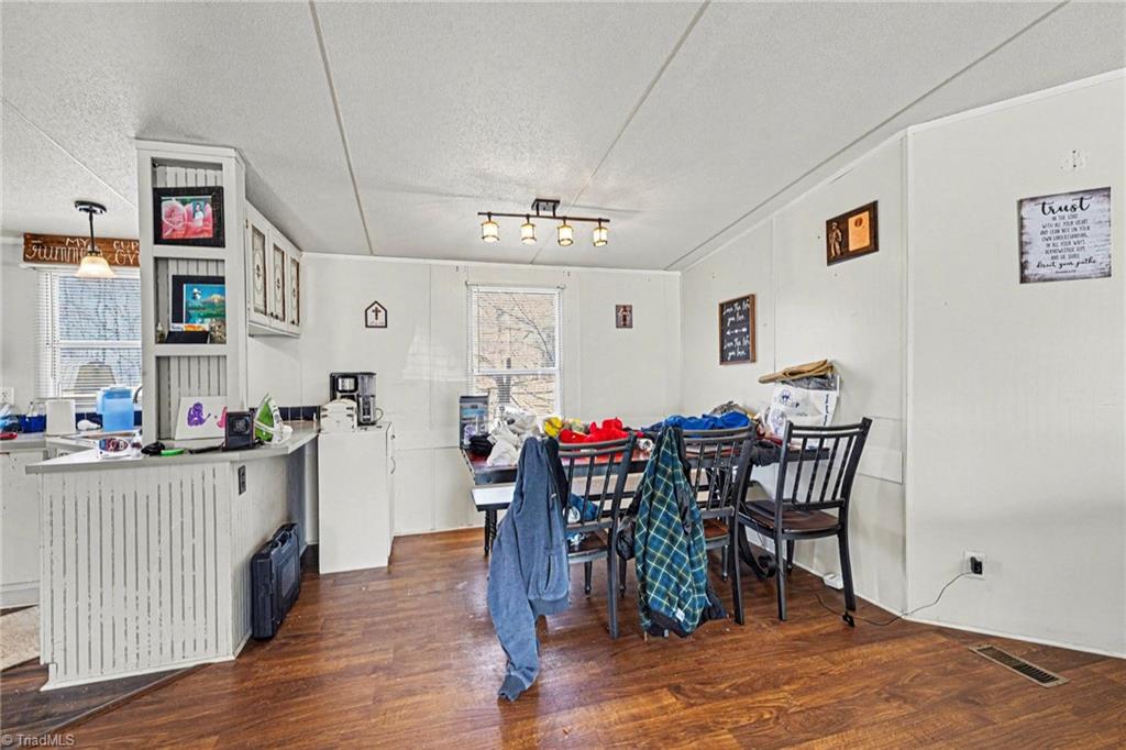 1160 Sandy Cross Road