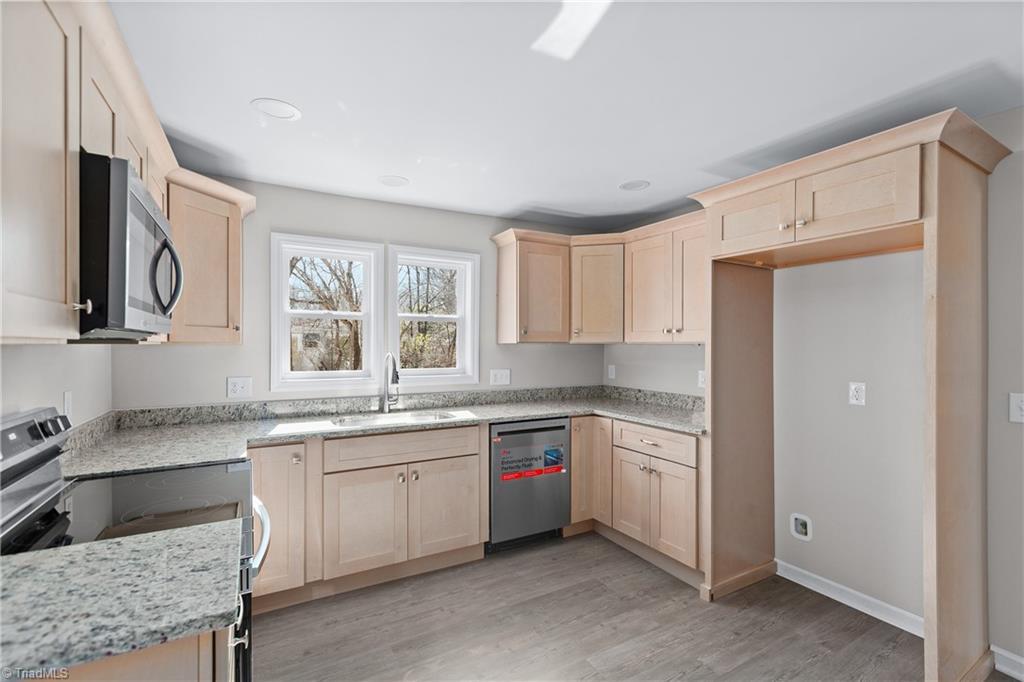 1217 Lakeview Heights Drive