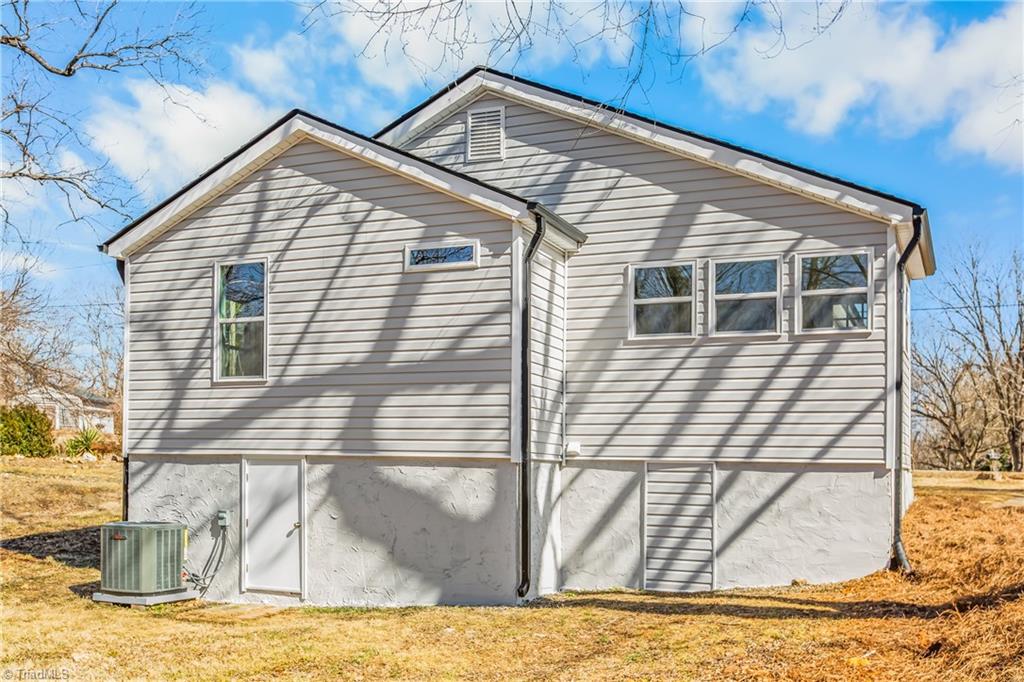 1217 Lakeview Heights Drive