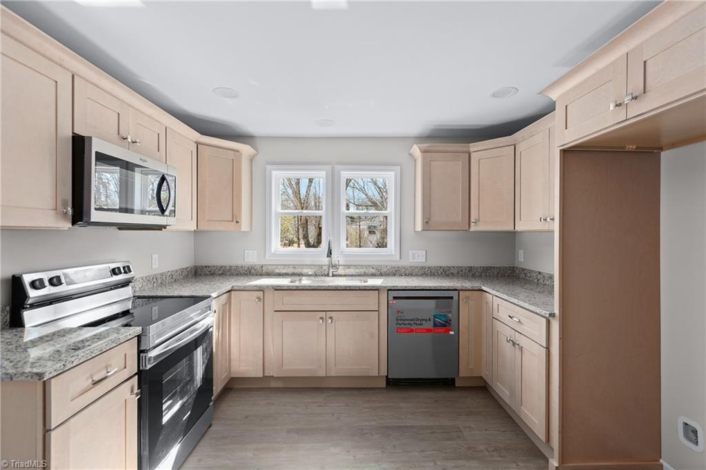 1217 Lakeview Heights Drive