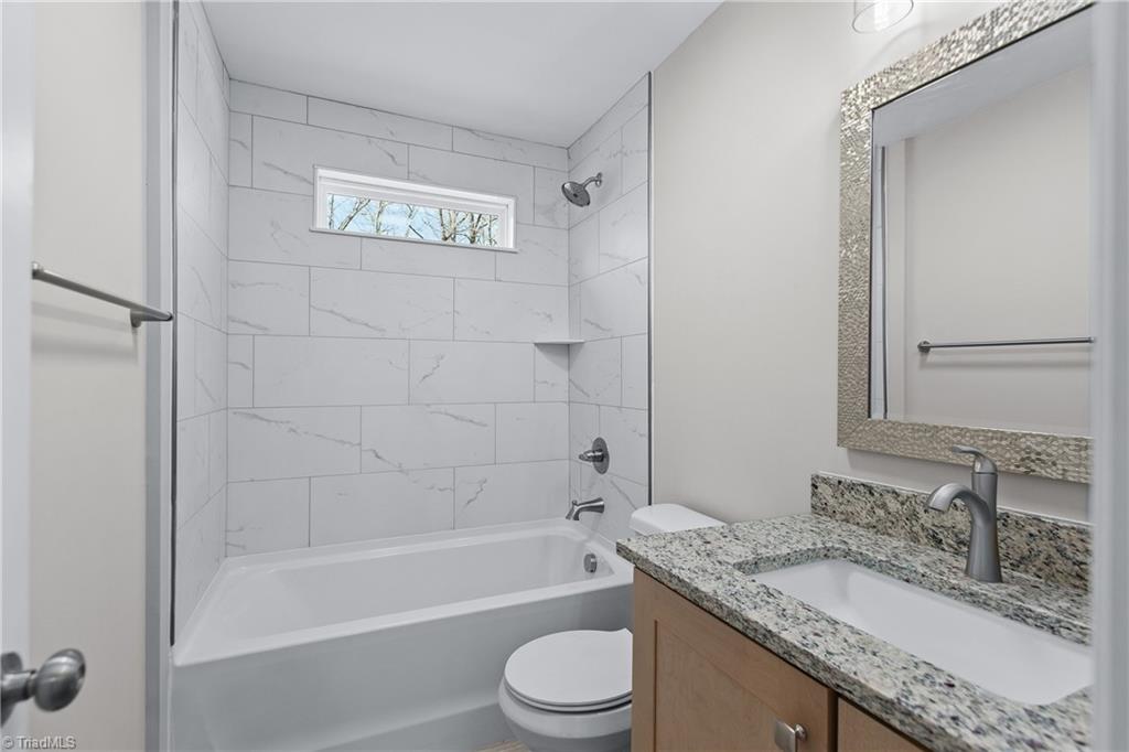 1217 Lakeview Heights Drive