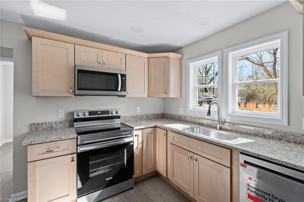 1217 Lakeview Heights Drive