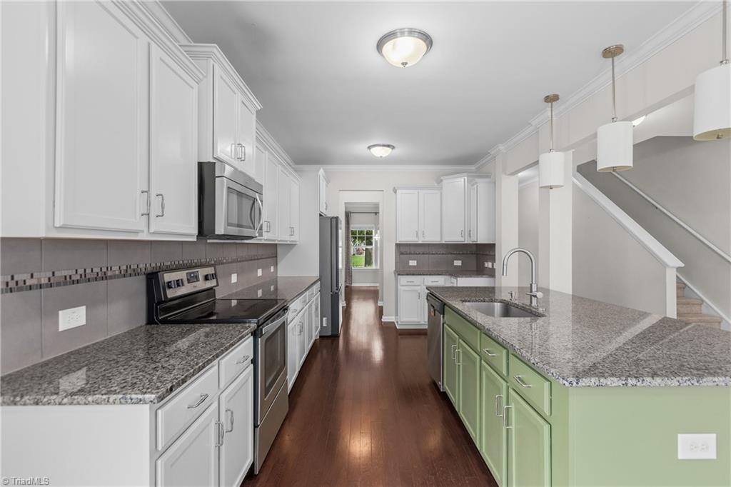 5506 Tier View Trail