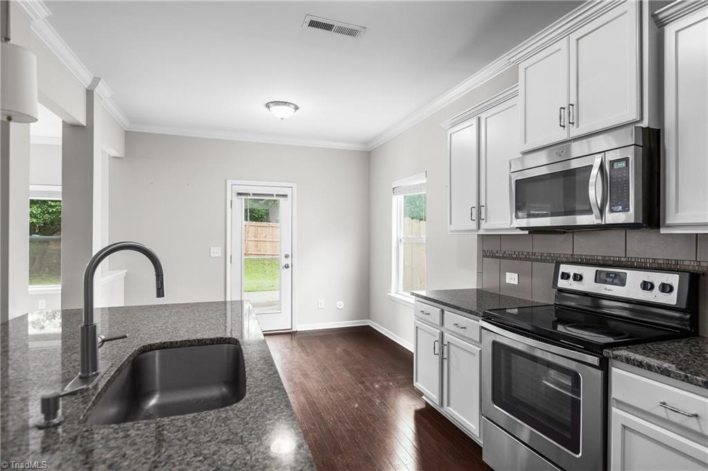 5506 Tier View Trail