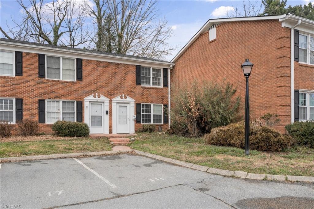 311 Salisbury Street # 18