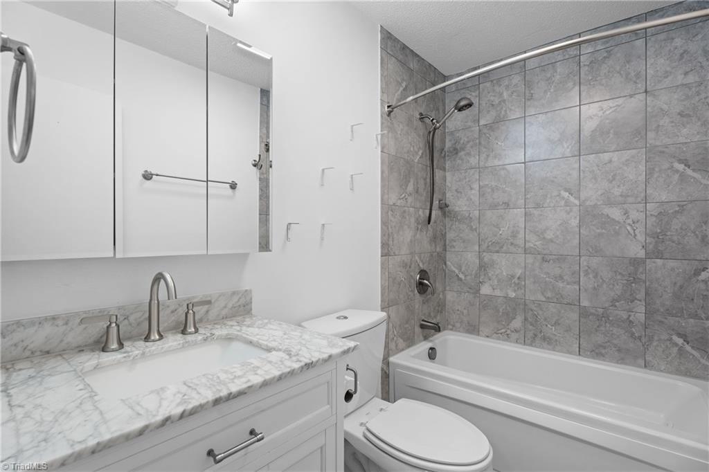 311 Salisbury Street # 18