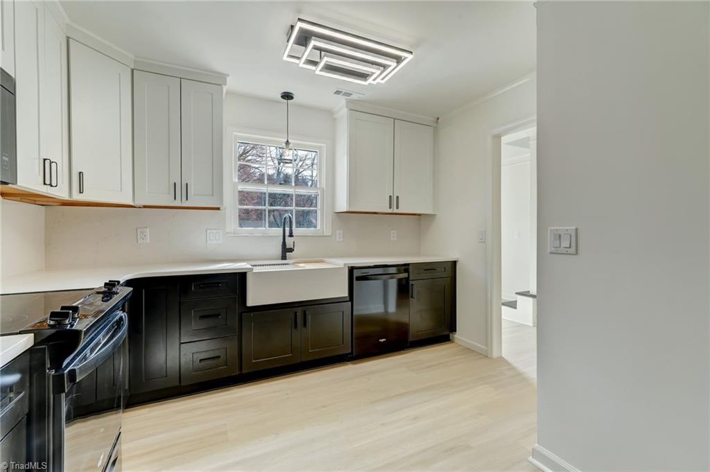 1813 North Winds Drive, Winston-Salem