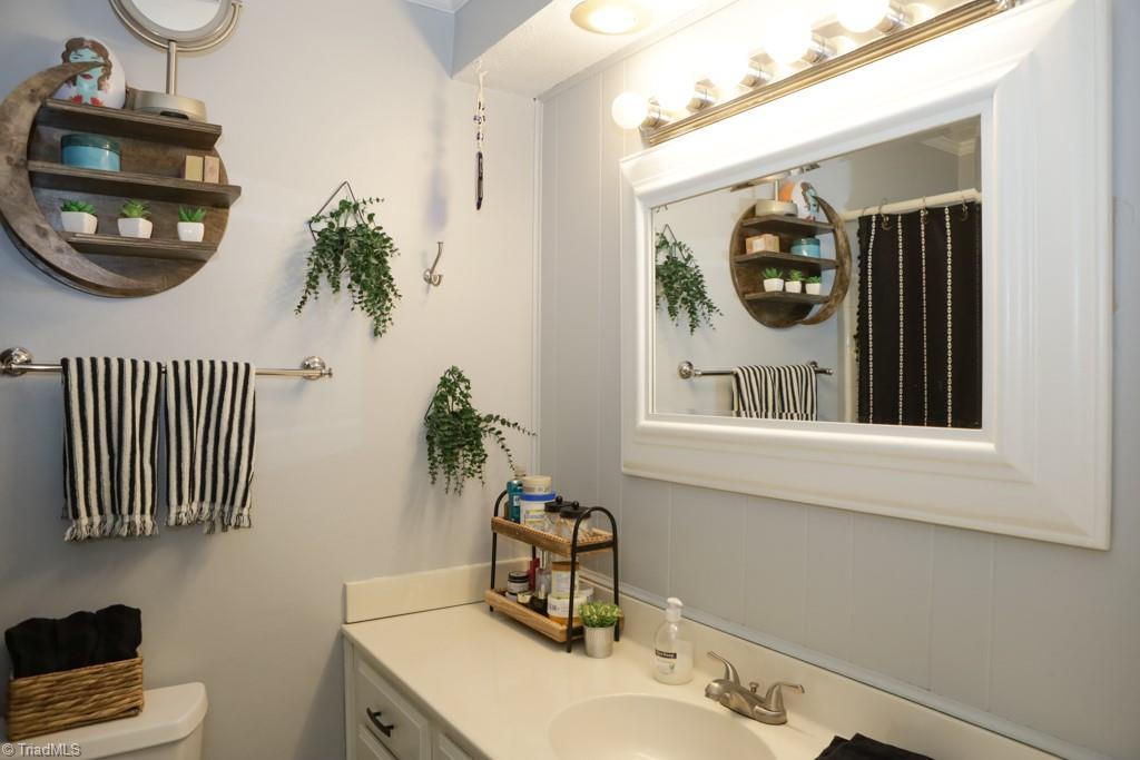 5003 Hiddenbrook Court, McLeansville