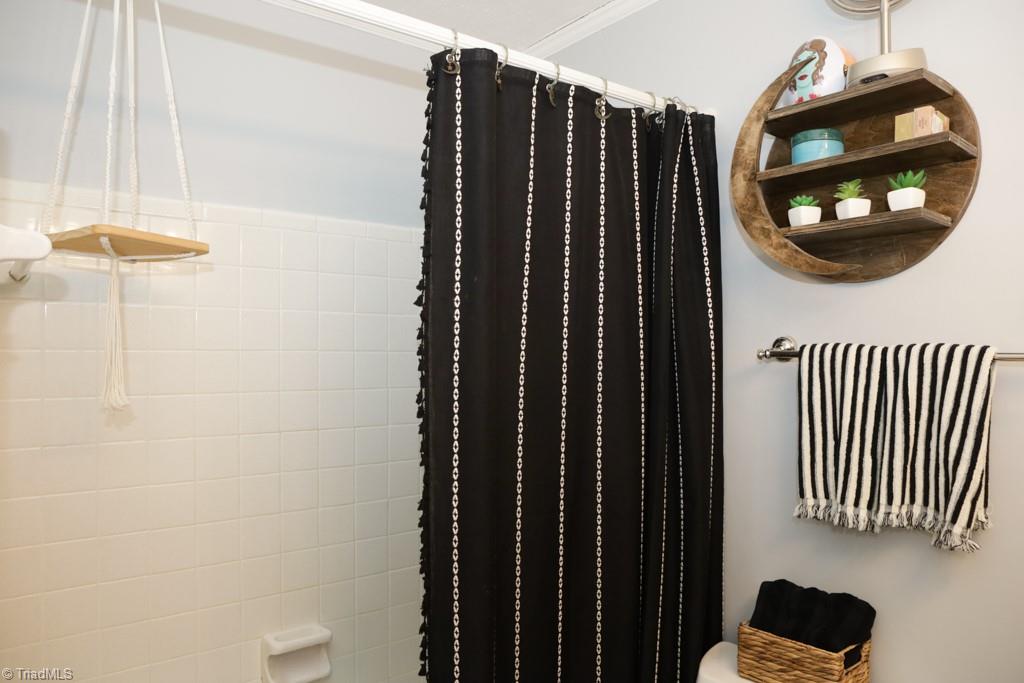 5003 Hiddenbrook Court, McLeansville