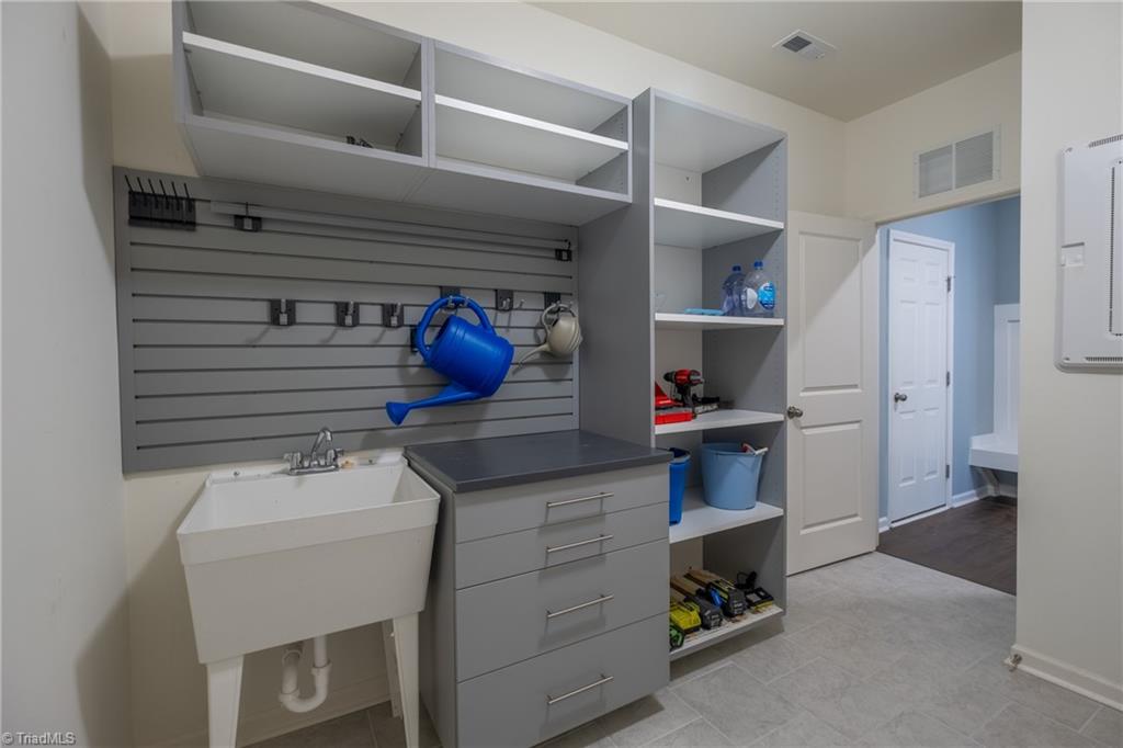5556 Baverhof Drive