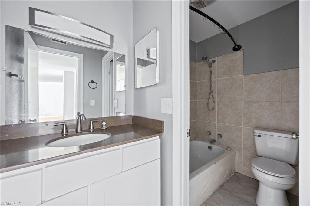 2817 N OHenry Boulevard # G