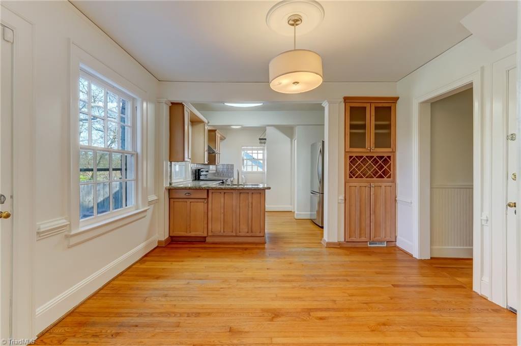 406 Westdale Place
