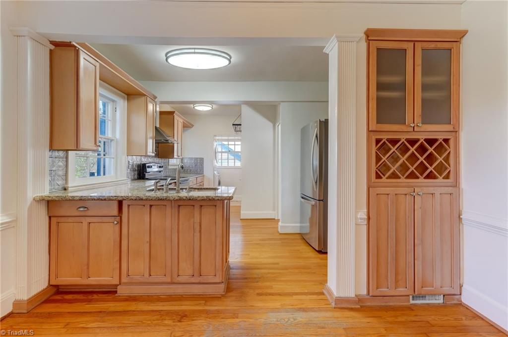 406 Westdale Place