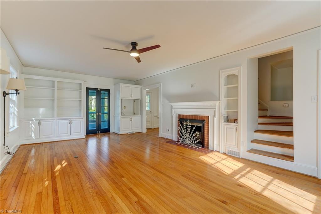 406 Westdale Place