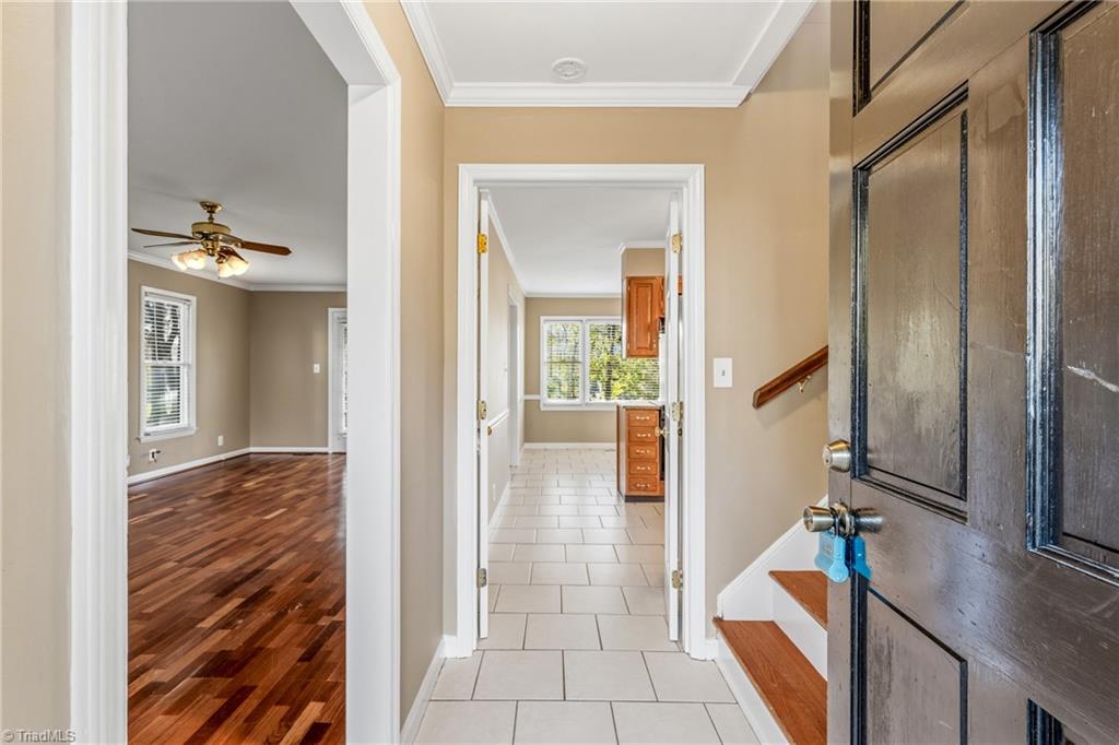 4 Holdsworth Court