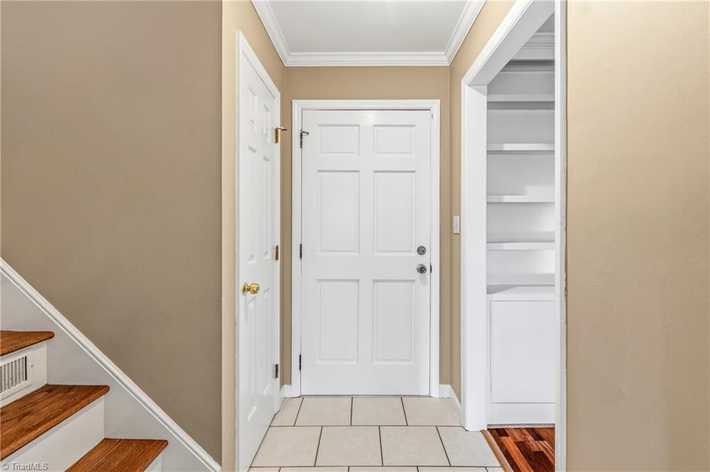 4 Holdsworth Court
