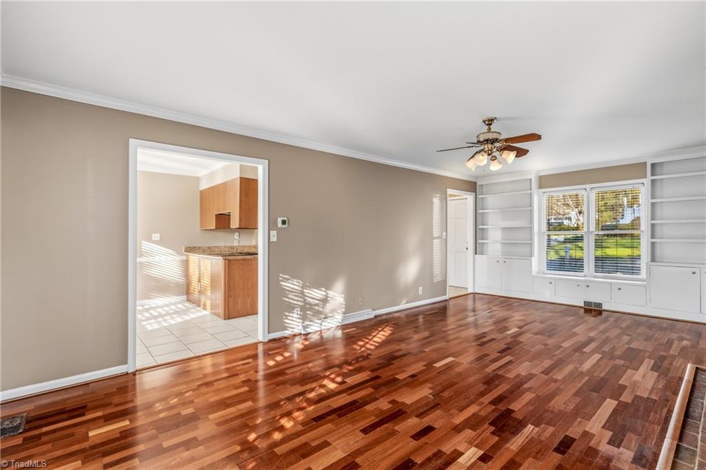 4 Holdsworth Court