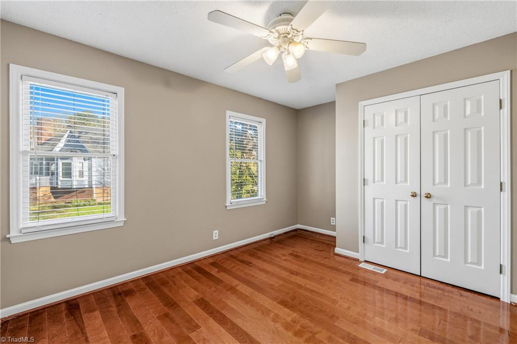 4 Holdsworth Court