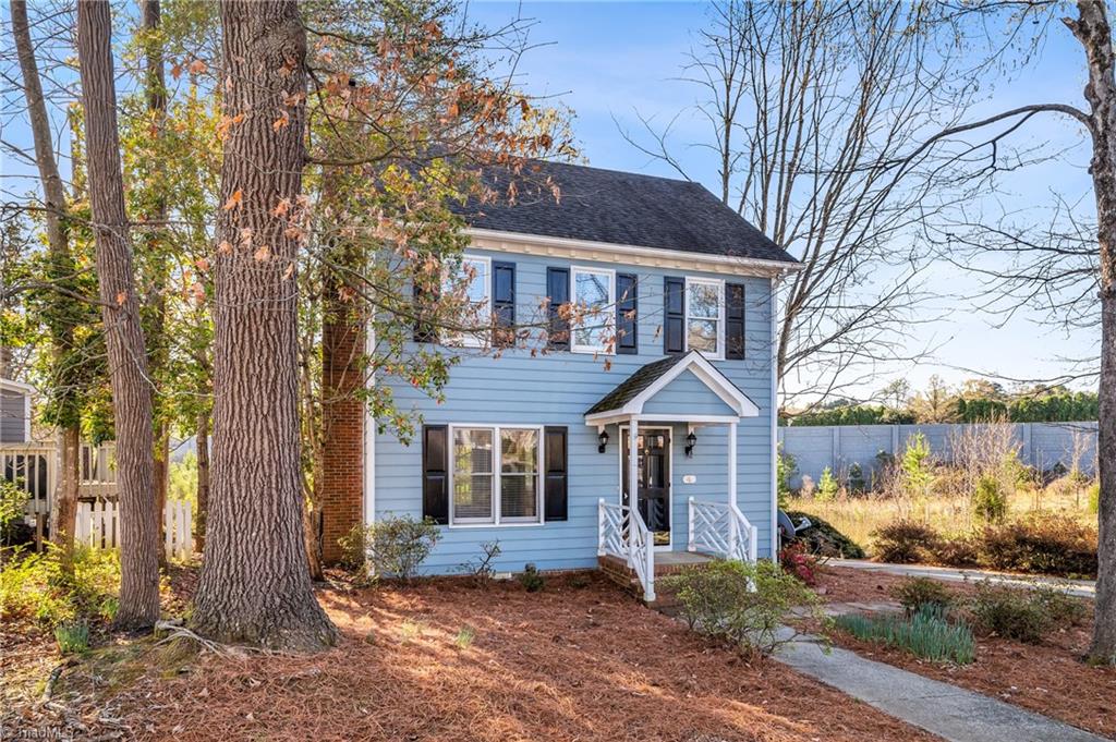 4 Holdsworth Court