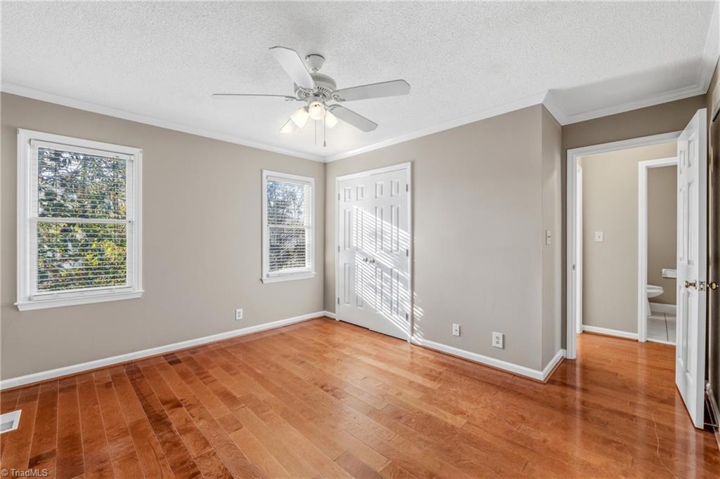 4 Holdsworth Court
