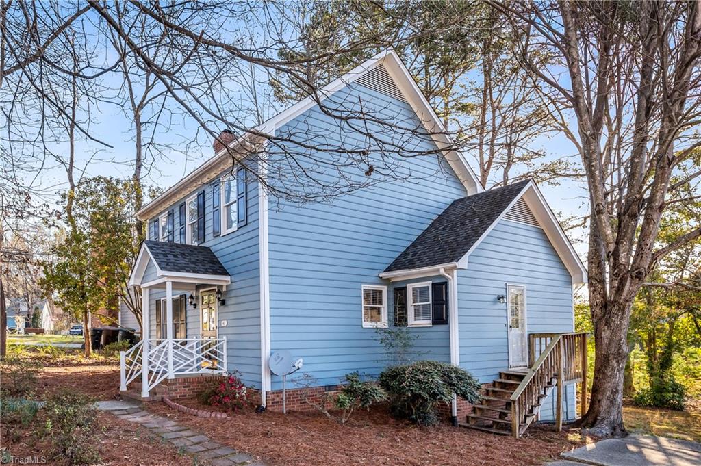 4 Holdsworth Court