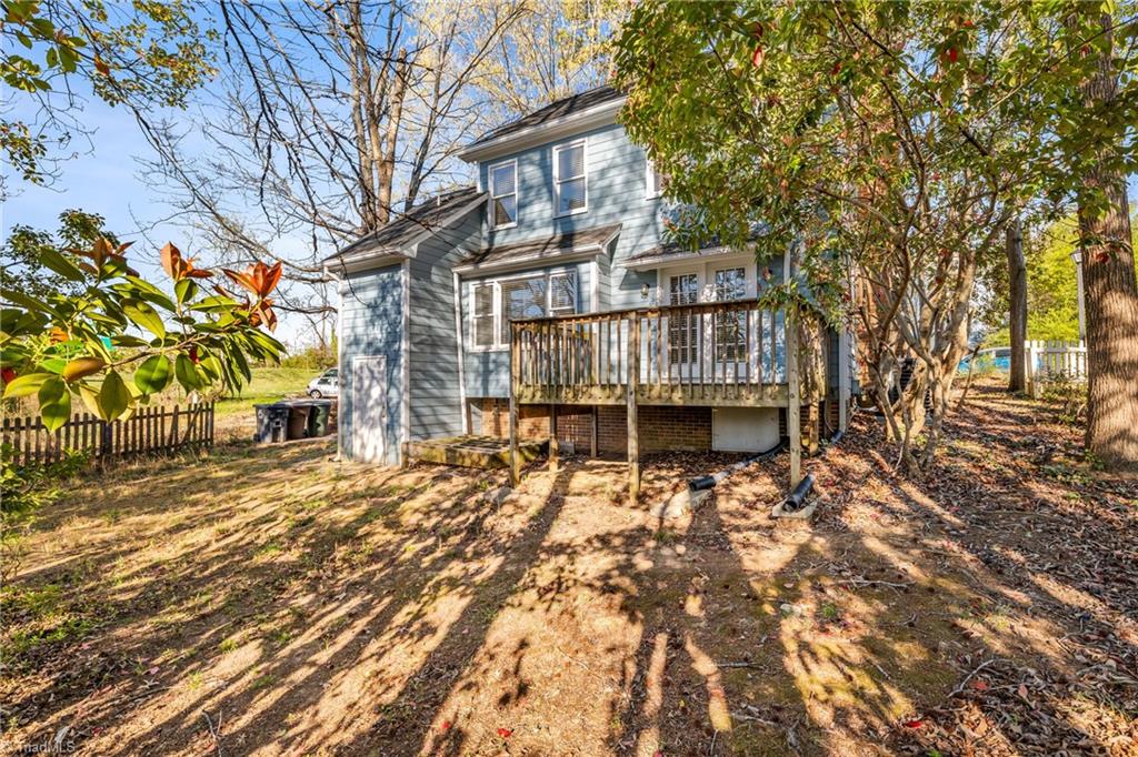 4 Holdsworth Court