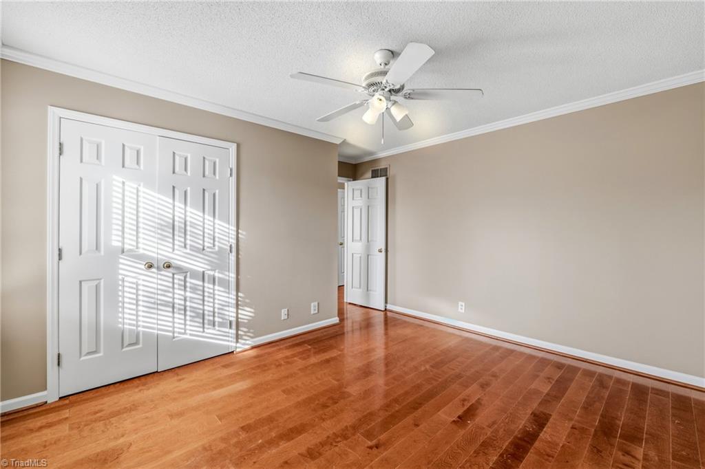 4 Holdsworth Court