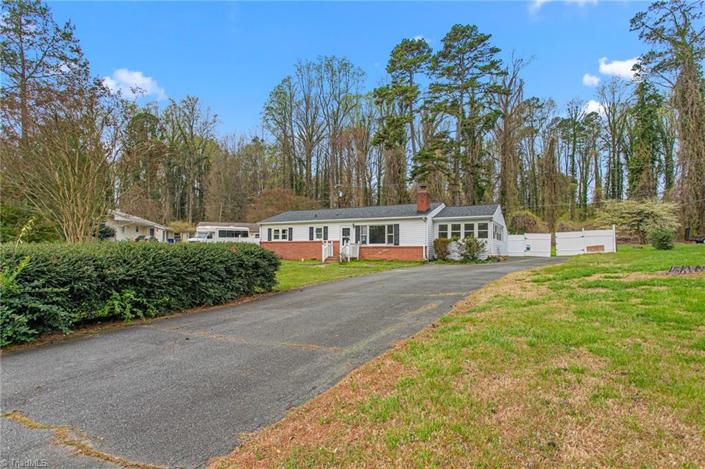 2050 Willowee Lane, Winston-Salem