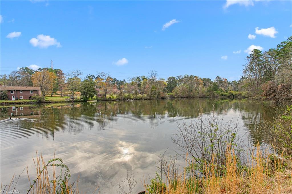 2050 Willowee Lane, Winston-Salem