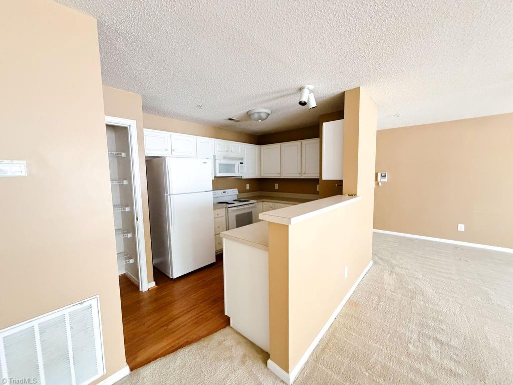 3694 Cotswold Avenue # 1A