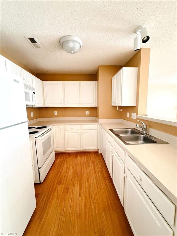 3694 Cotswold Avenue # 1A
